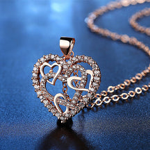 LoveFlow – Romantic Interlocking Necklace