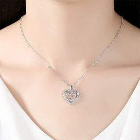 LoveFlow – Romantic Interlocking Necklace