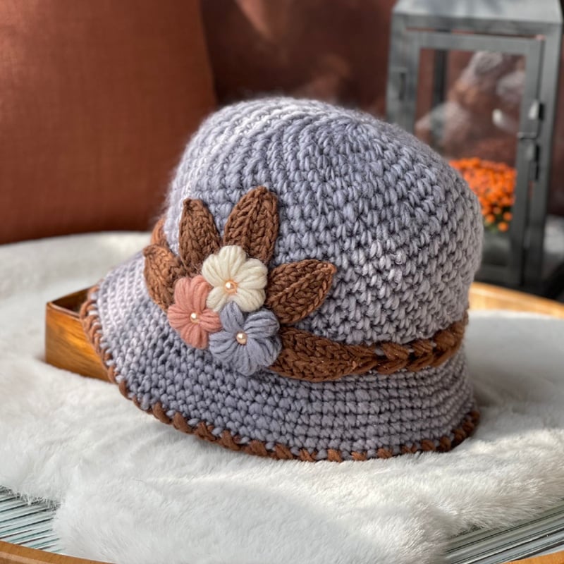 VintageGlow – Cozy Winter Cap
