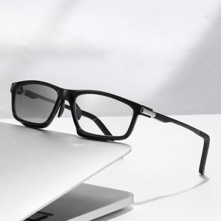 VisionSync – Adaptive Reading Glasses