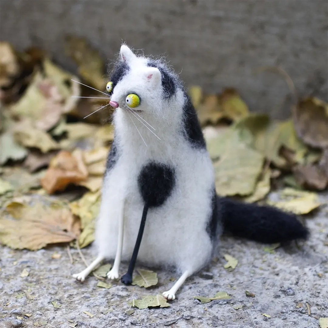 CurioCat - Soft Wool Figurine
