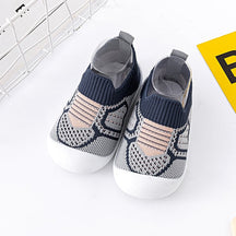 SnugSteps Baby – Anti-Slip Baby Slippers