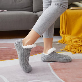 CloudWarm – Anti-Slip Indoor Slipper Socks