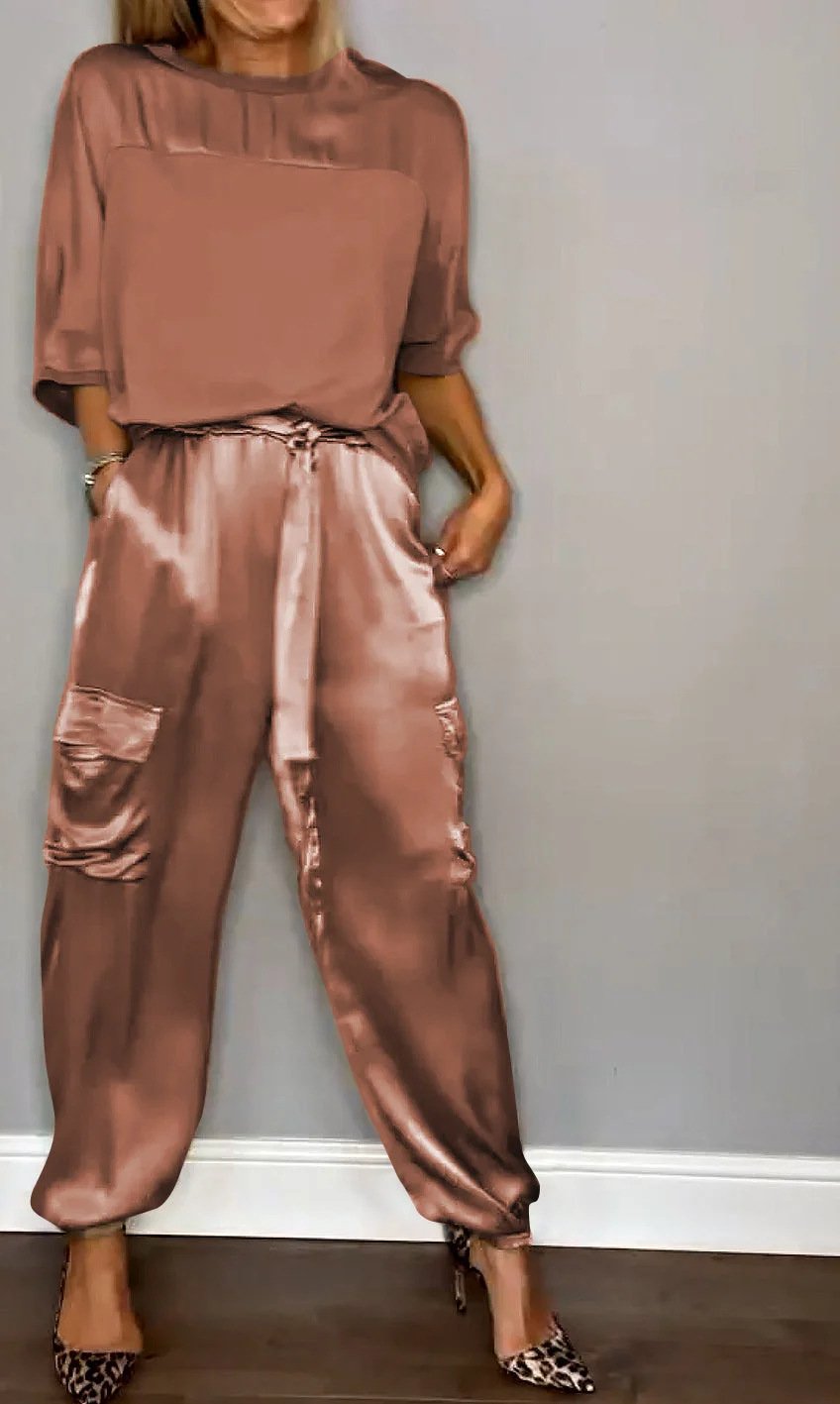 EleganceFlow Set – Chic Satin Co-Ord