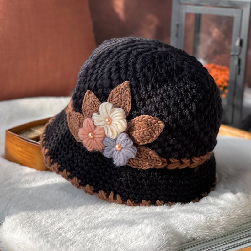 VintageGlow – Cozy Winter Cap