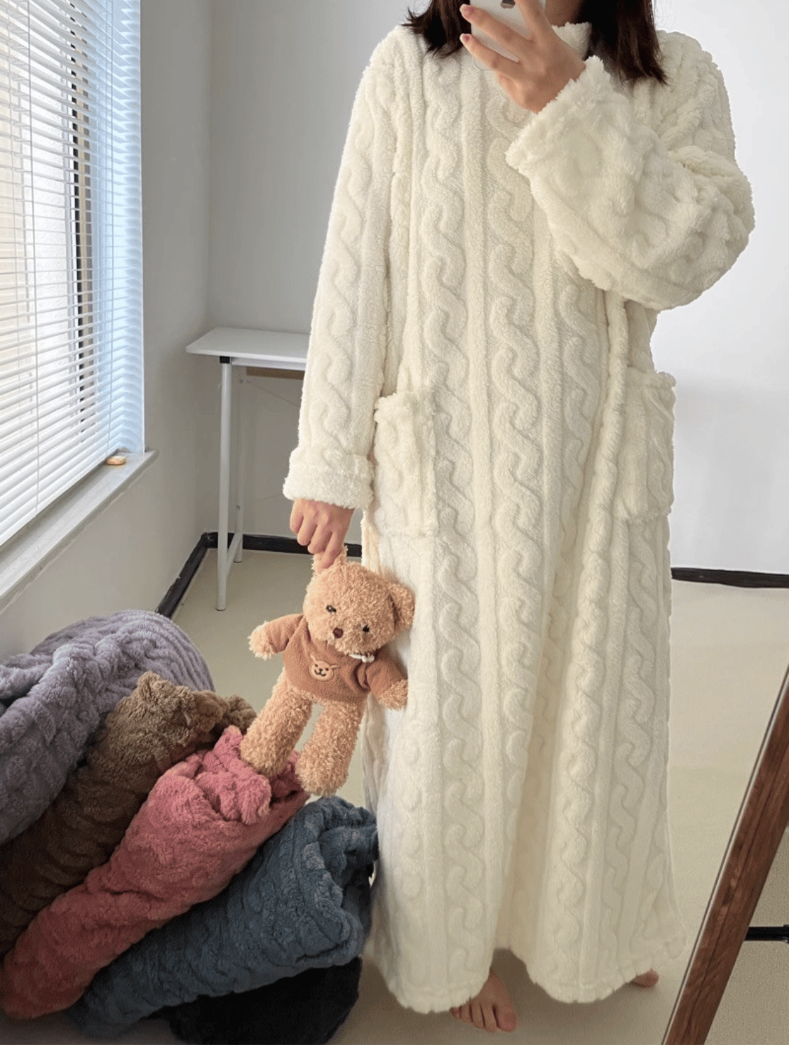 CozyLoom – Winter Coral Velvet Home Clothes