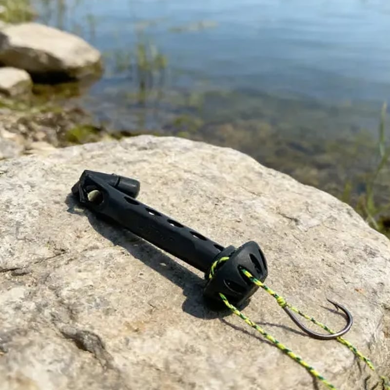 MagnaThread – Magnetic Fly Fishing Threader Tool