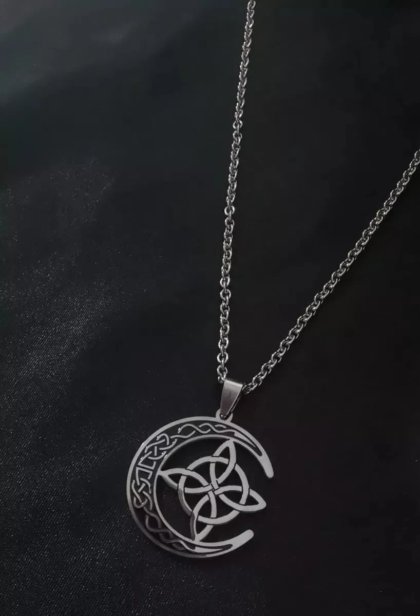 MoonKnot – Celtic Crescent Steel Pendant Necklace