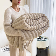 CozyStripe – Ultra Soft Striped Blanket