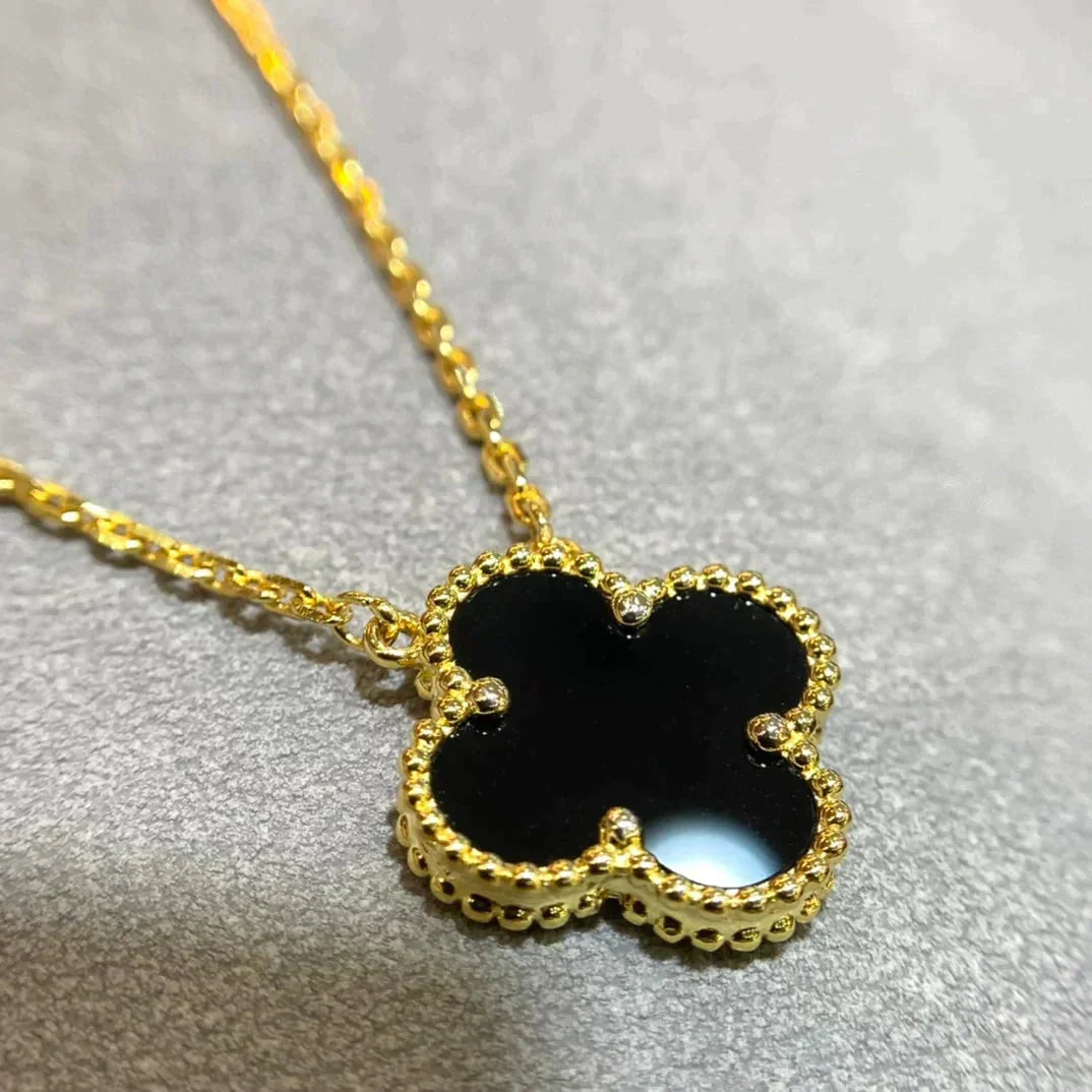 CelestiaGlow – Timeless Sparkle Pendant Necklace