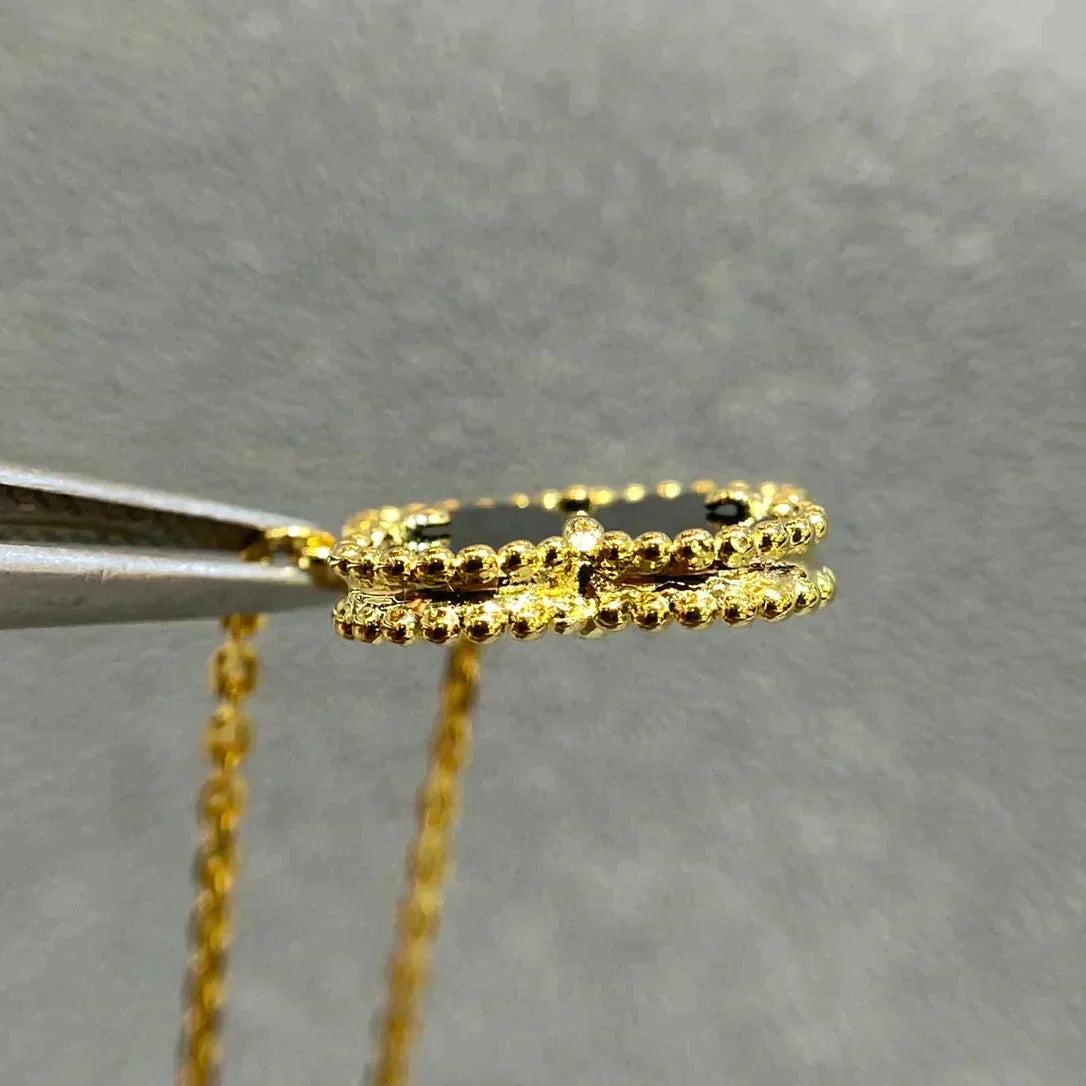 CelestiaGlow – Timeless Sparkle Pendant Necklace