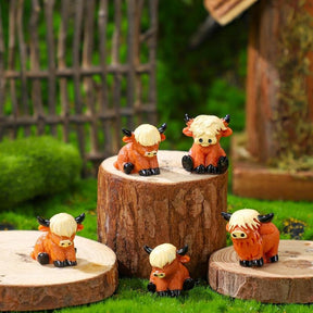 Hide & Moo – Mini Cow Hunt Figurines Set
