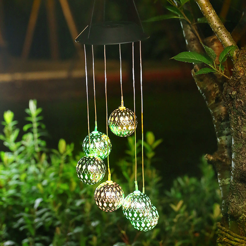 LunaBreeze Chime – Weatherproof Solar Garden Light Charm