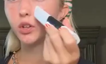 SkinBlend – Smart Shade Foundation Stick