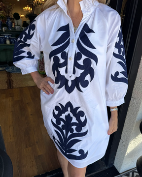 Veloura Chic – Effortless Elegance Dress