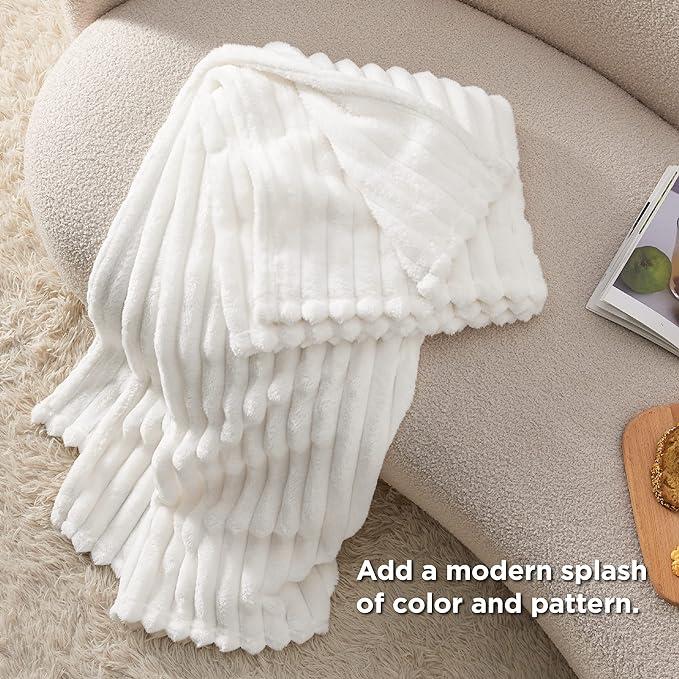 CozyStripe – Ultra Soft Striped Blanket