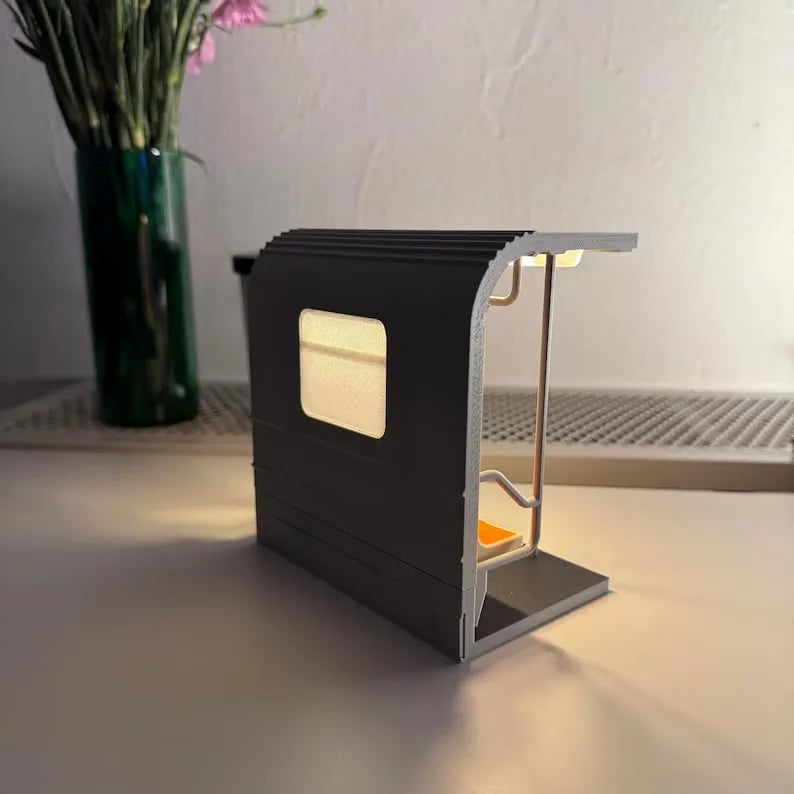 AuraTransit – NYC Subway Train Lamp