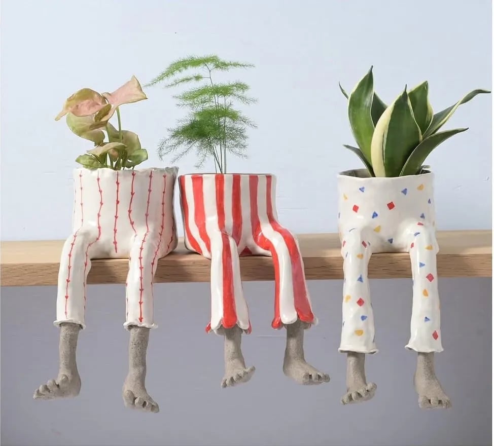 SproutBuddy - Decorative Hanging-Leg Planter