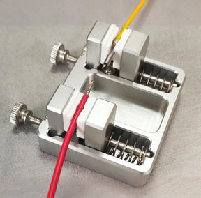 CircuitHold – Heavy Duty Soldering Clamp