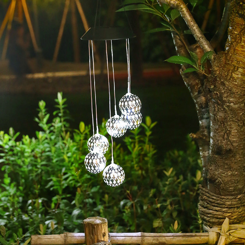 LunaBreeze Chime – Weatherproof Solar Garden Light Charm