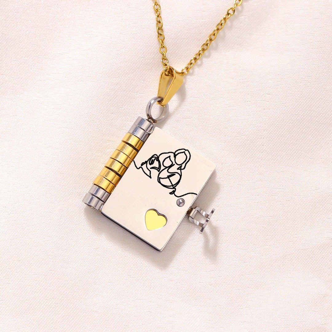 LoveStory – Chapter Book Necklace Gift