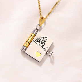 LoveStory – Chapter Book Necklace Gift