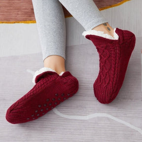 CloudWarm – Anti-Slip Indoor Slipper Socks