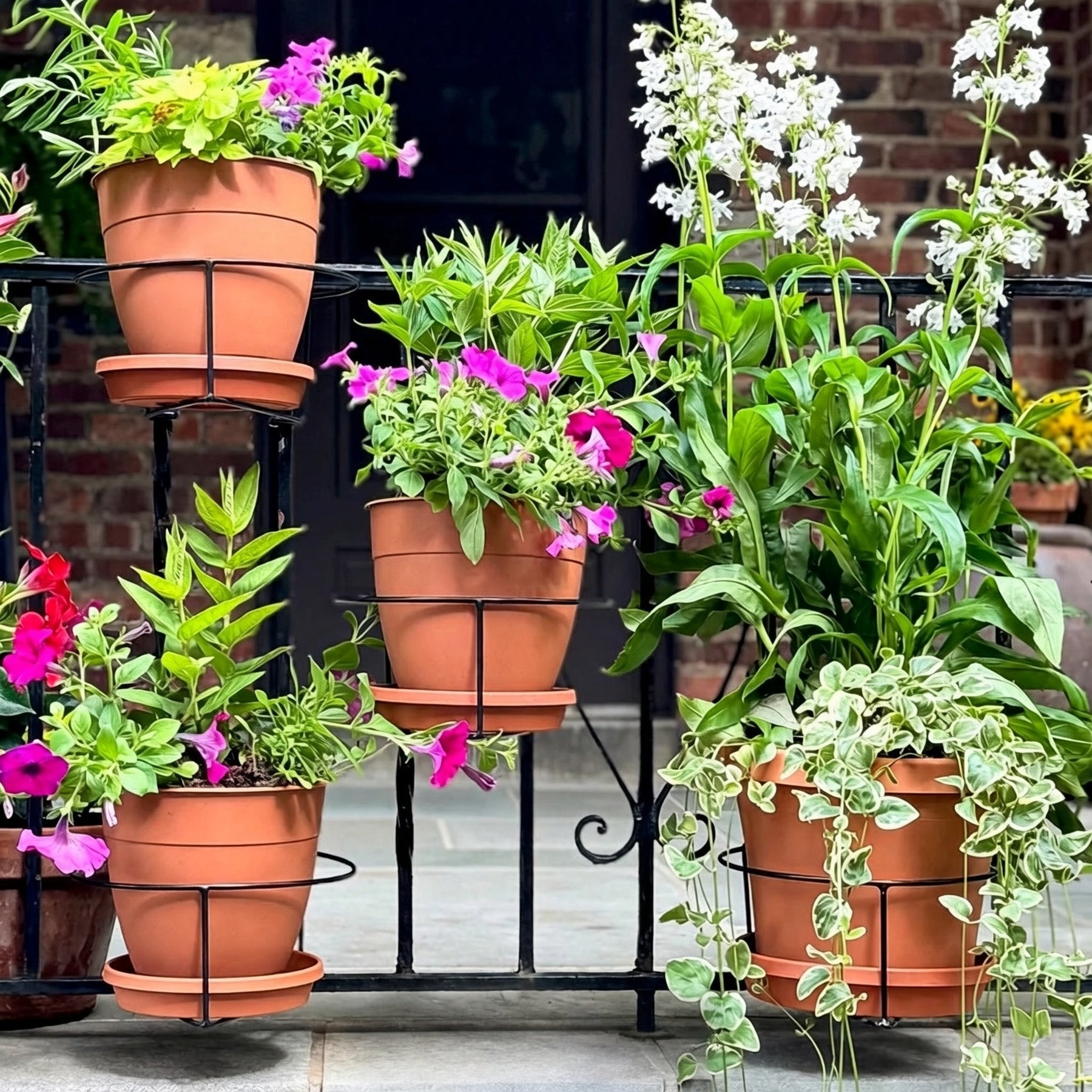 GreenRail – Space-Saving Hanging Planter