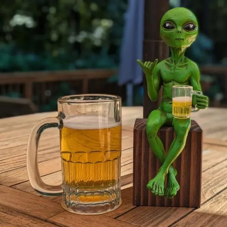 AlienMeme – Funny 2026 Alien Artwork