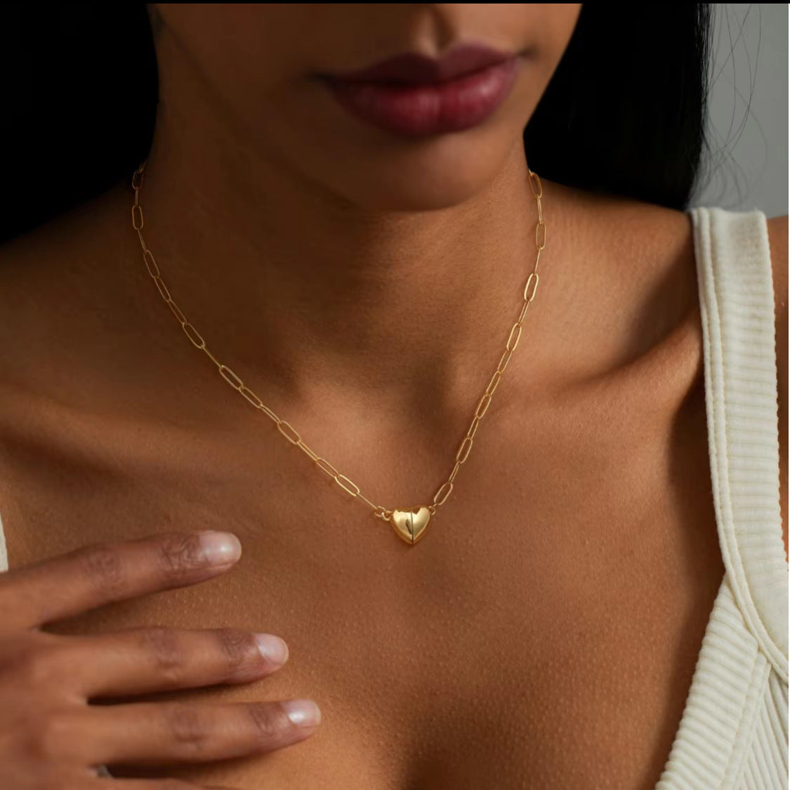 HeartLink – Magnetic Heart Pendant Necklace