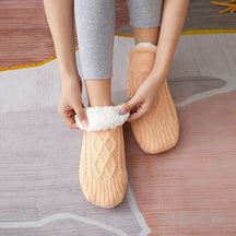 CloudWarm – Anti-Slip Indoor Slipper Socks