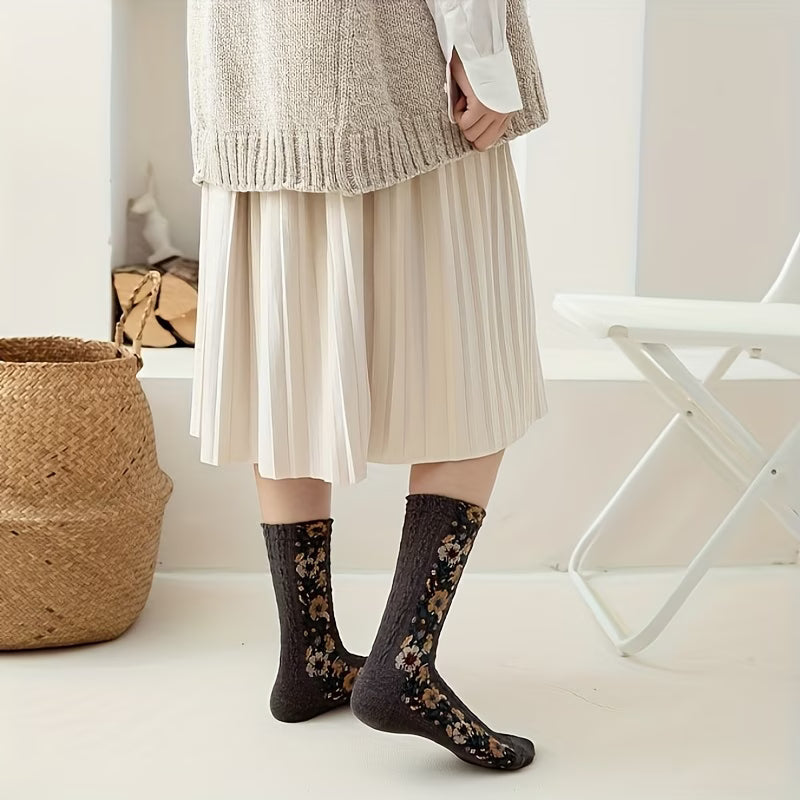 LumeFlora – Soft Cotton Embroidered Flower Socks