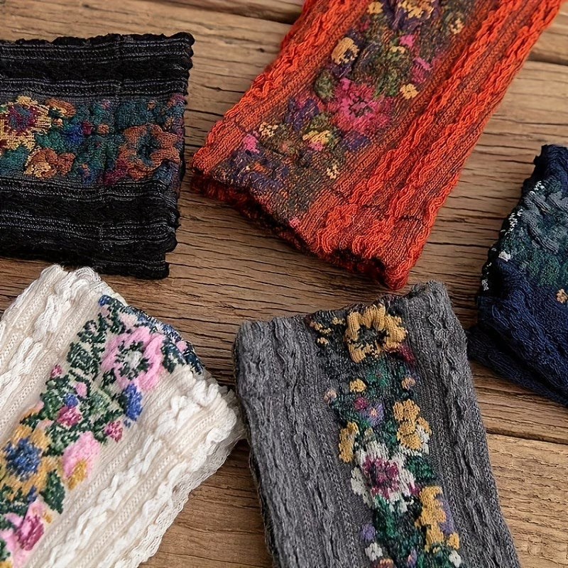 LumeFlora – Soft Cotton Embroidered Flower Socks