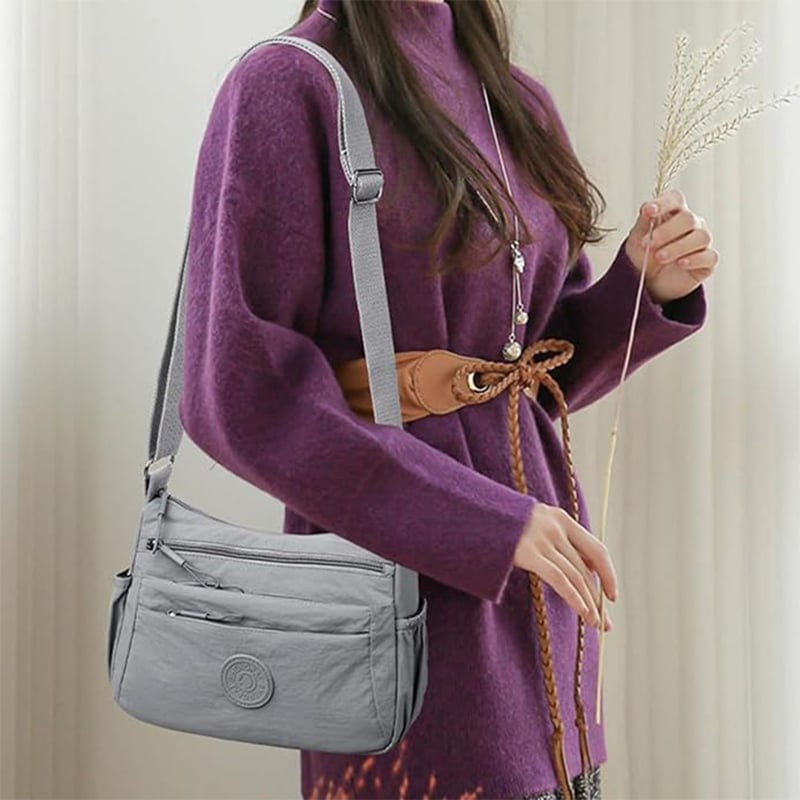 PocketPro – Multi-Compartment Crossbody Bag