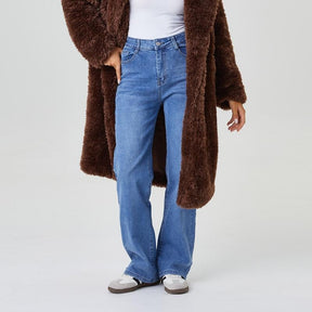 ShapeDenim – Vintage Wash Straight-Leg Jeans