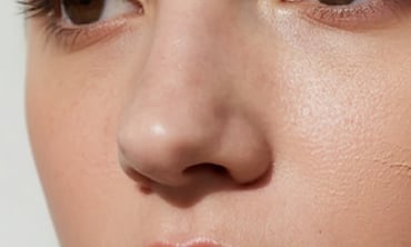 SkinBlend – Smart Shade Foundation Stick