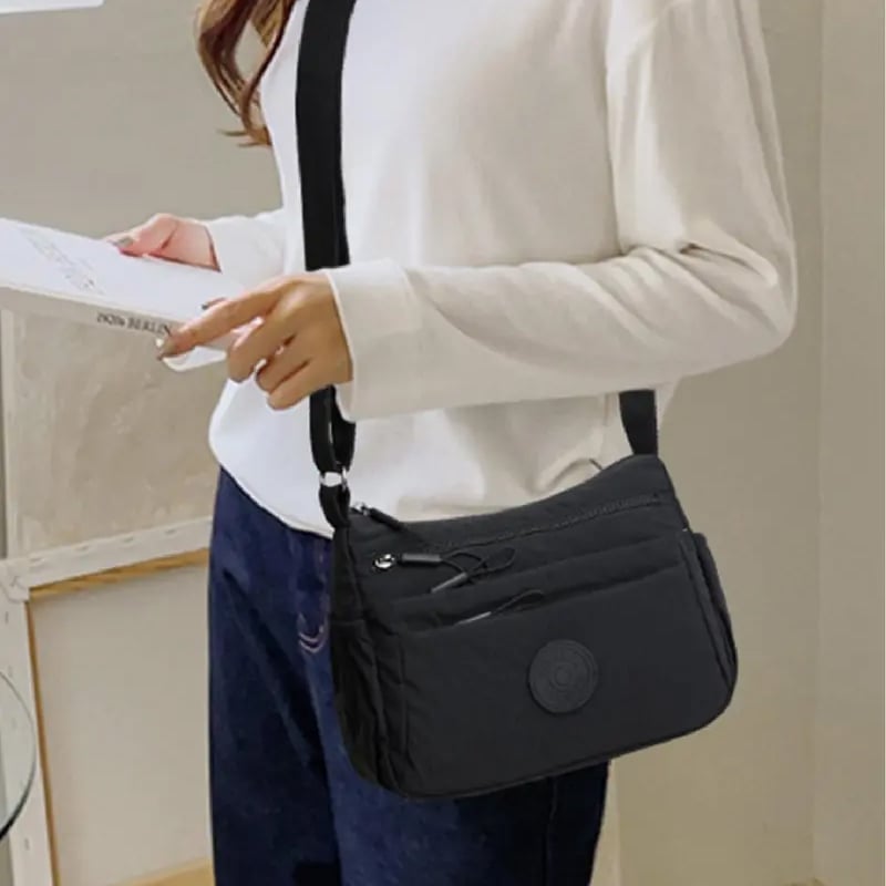 PocketPro – Multi-Compartment Crossbody Bag