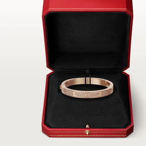 EternalGlow – Premium Diamond Love Bracelet