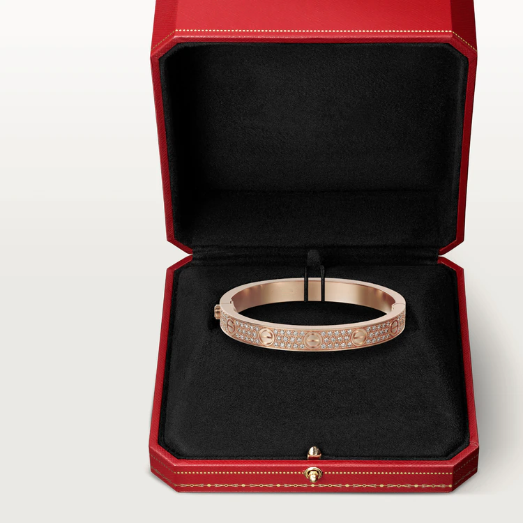 EternalGlow – Premium Diamond Love Bracelet