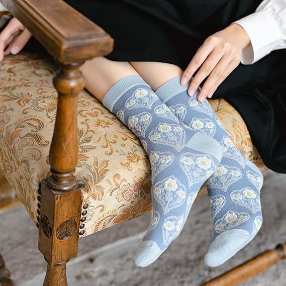 LumeFlora – Soft Cotton Embroidered Flower Socks