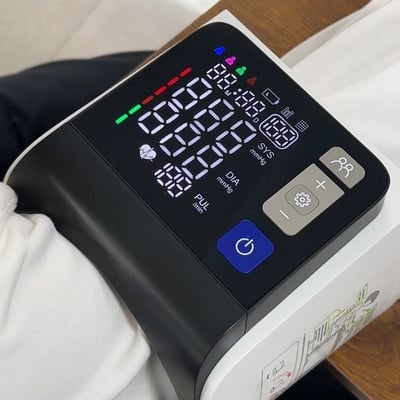 VitalSense – Professional Blood Pressure Monitoring Device