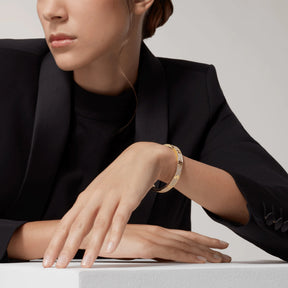EternalGlow – Premium Diamond Love Bracelet