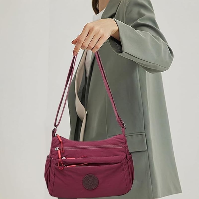PocketPro – Multi-Compartment Crossbody Bag
