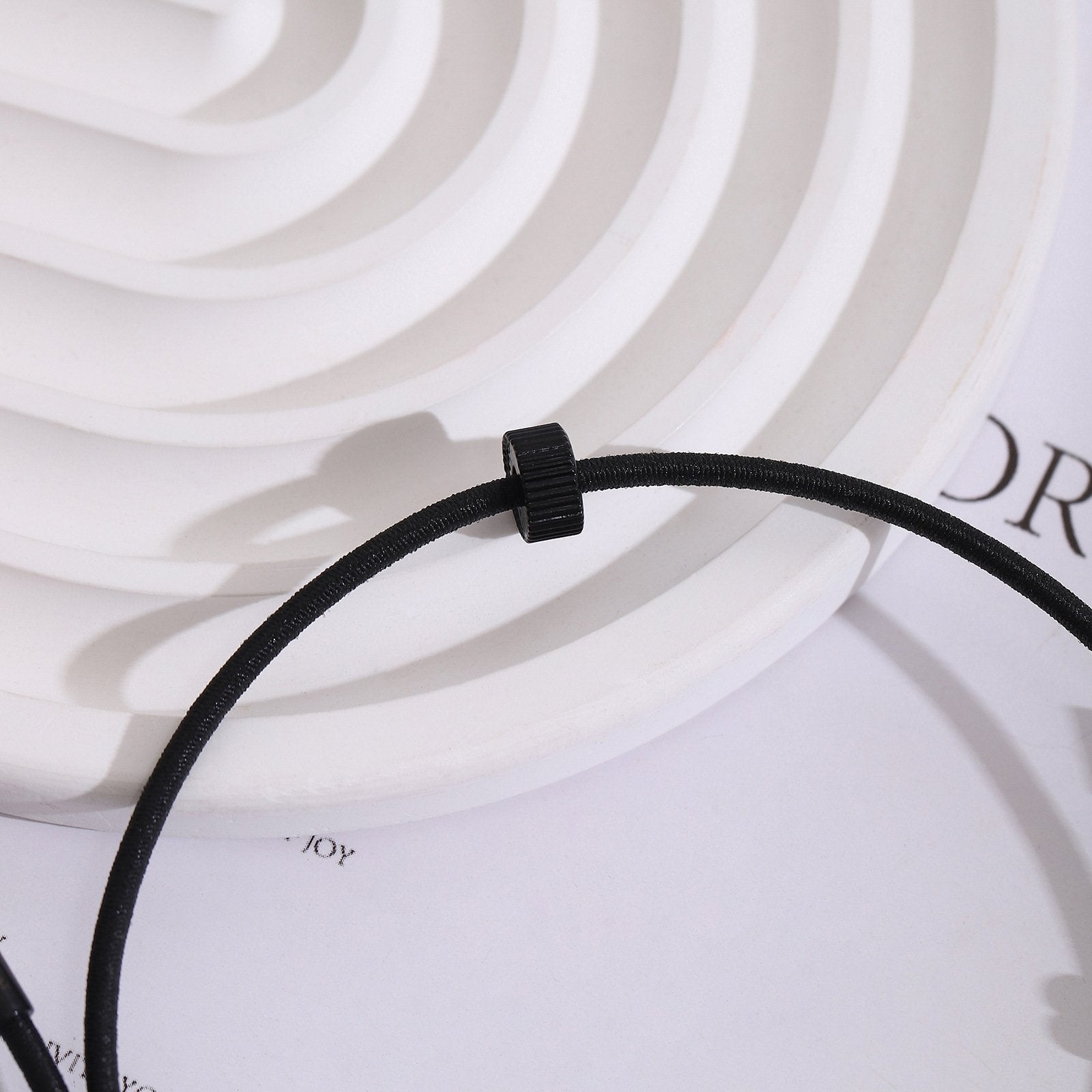 RescueBand – Emergency Glass Breaker Strap