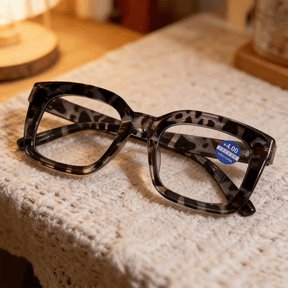 ReadEase – Tortoiseshell Blue Light Blocking Oversized Readers