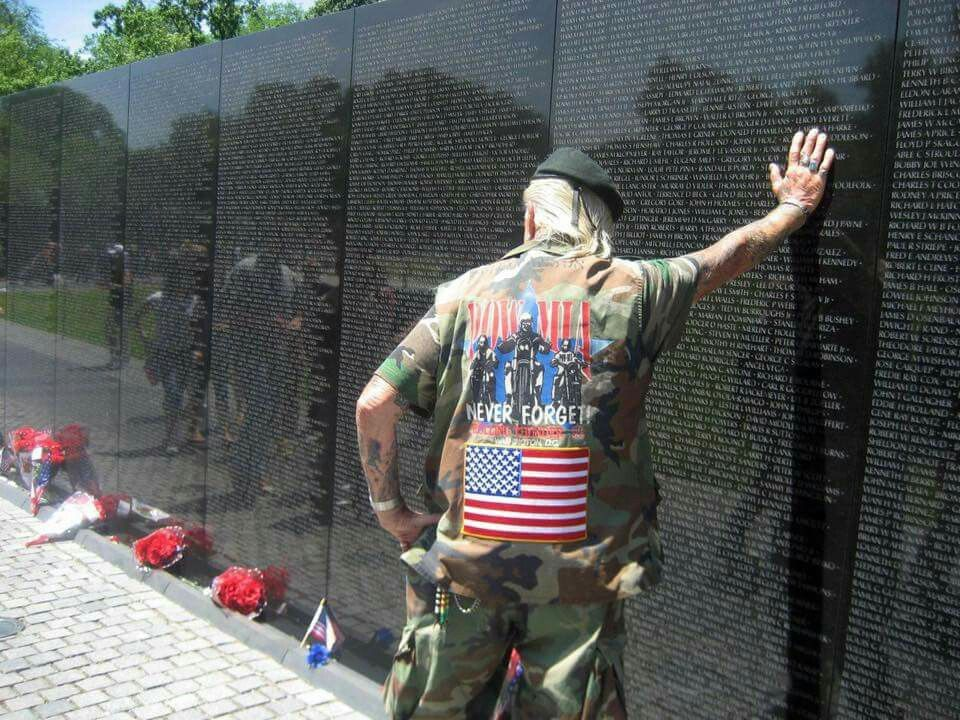 BraveBond – Vietnam Veteran Tribute Survival Bracelet