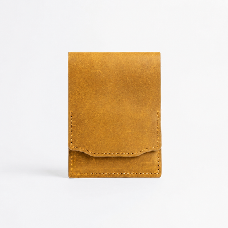 HeritageCraft – Vintage Full-Grain Leather Snap Wallet