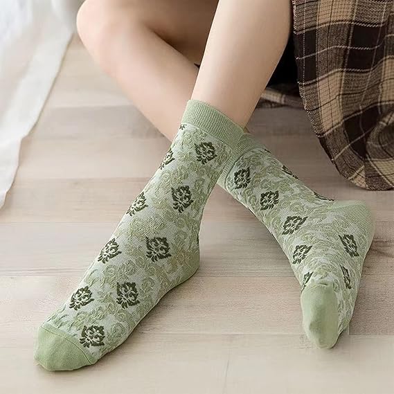 LumeFlora – Soft Cotton Embroidered Flower Socks