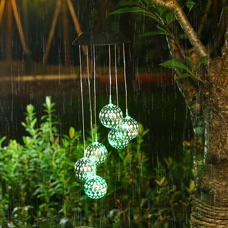 LunaBreeze Chime – Weatherproof Solar Garden Light Charm