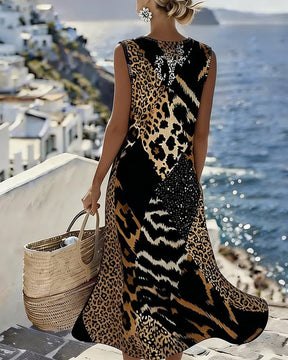 SavannaChic Midi – Leopard Shift Dress